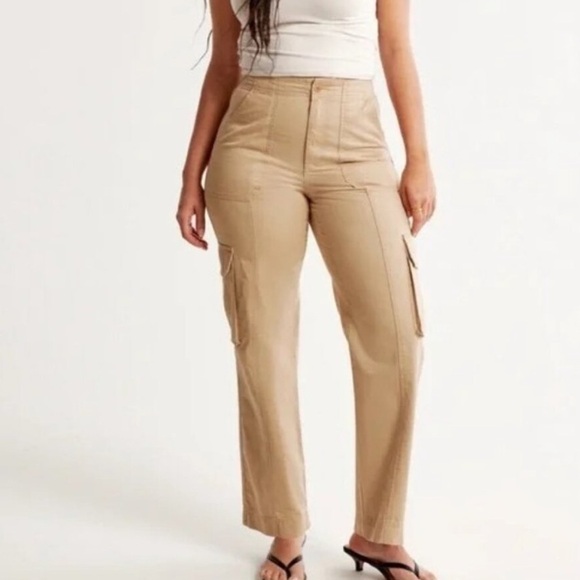 NWT Abercrombie & Fitch Curve Love Relaxed Fit Cargo Pants Tan - Picture 1 of 13